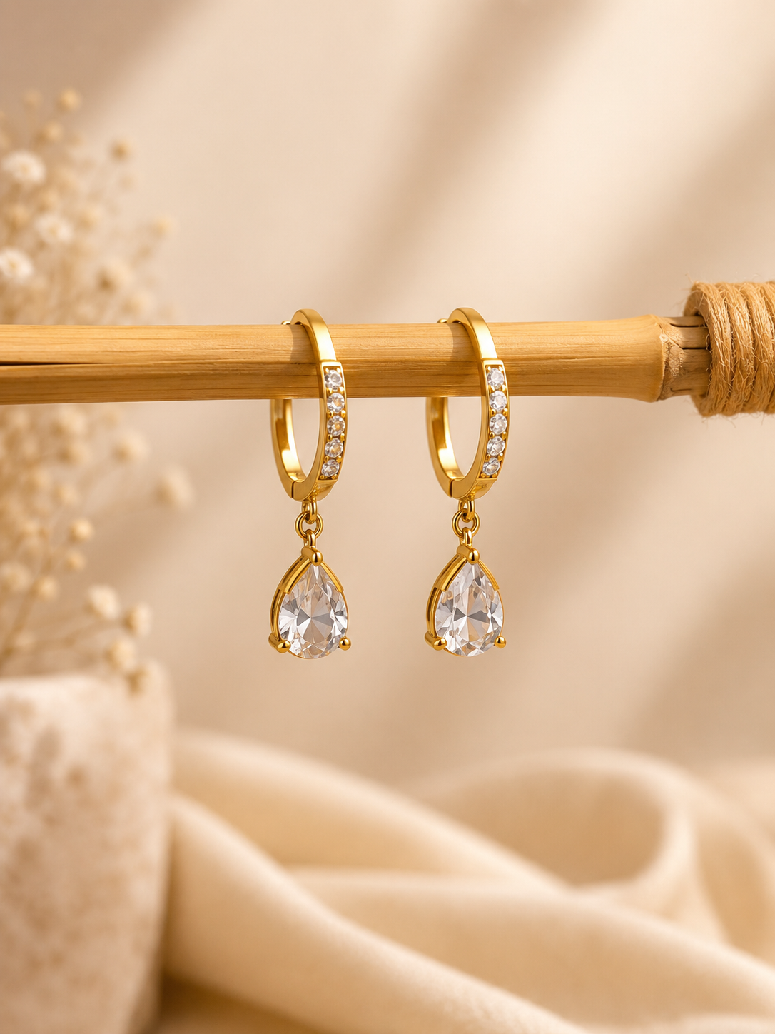 Tear drop earrings✨