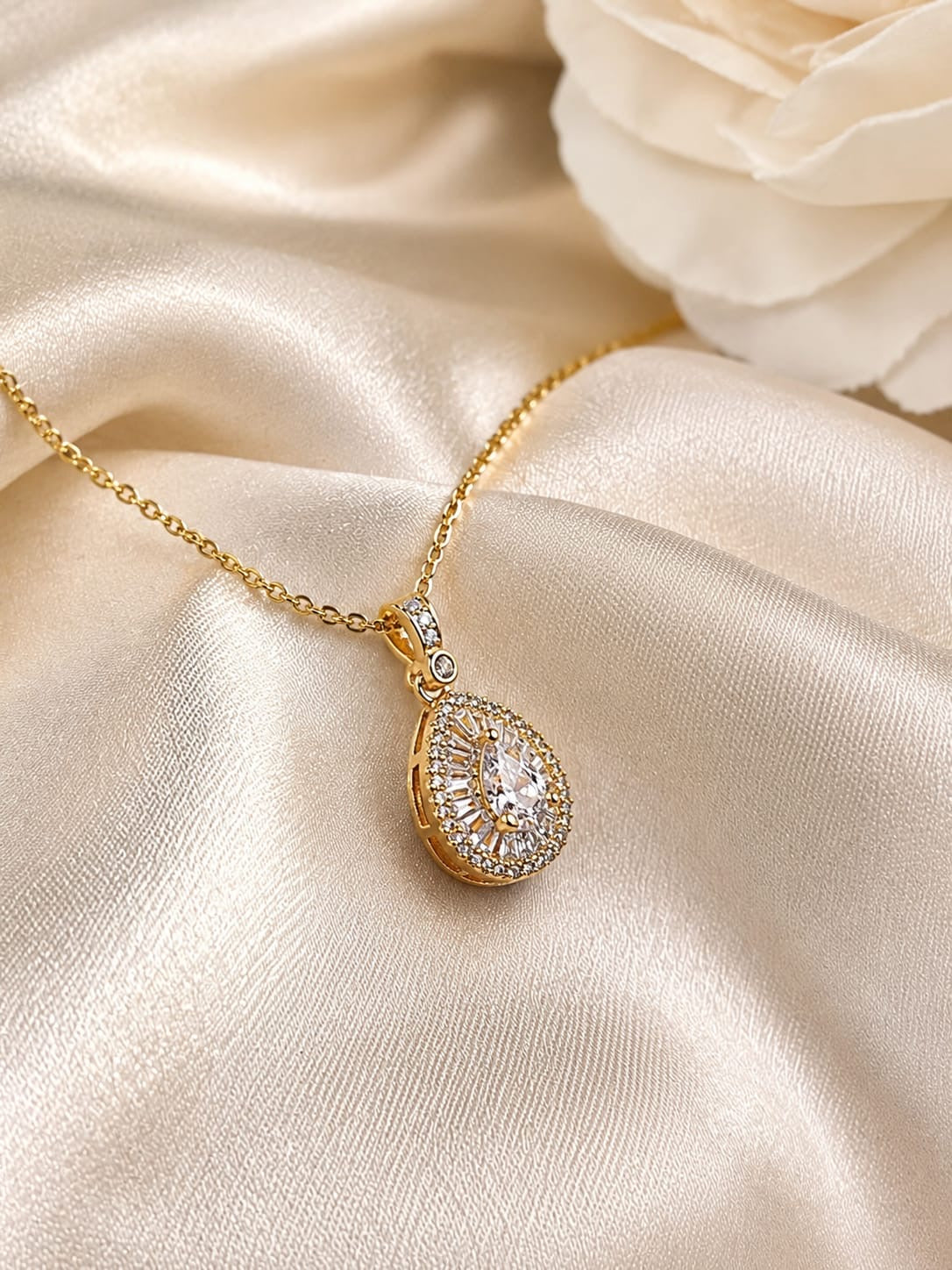 Lovora Drop Pendant