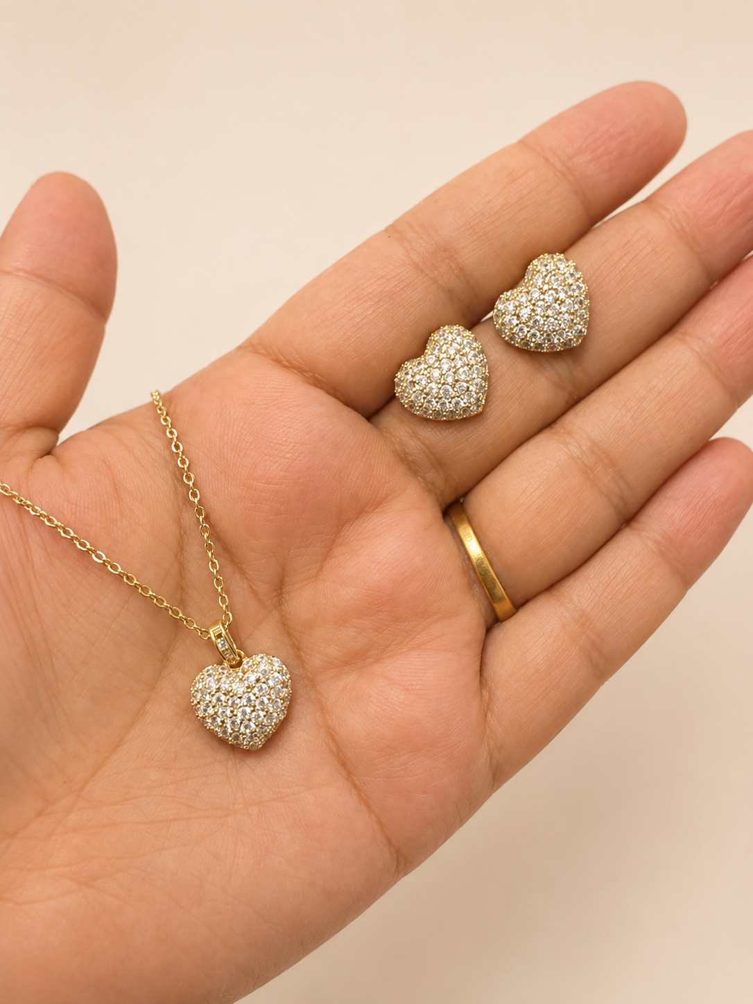 Lovora Heart pendant with earrings