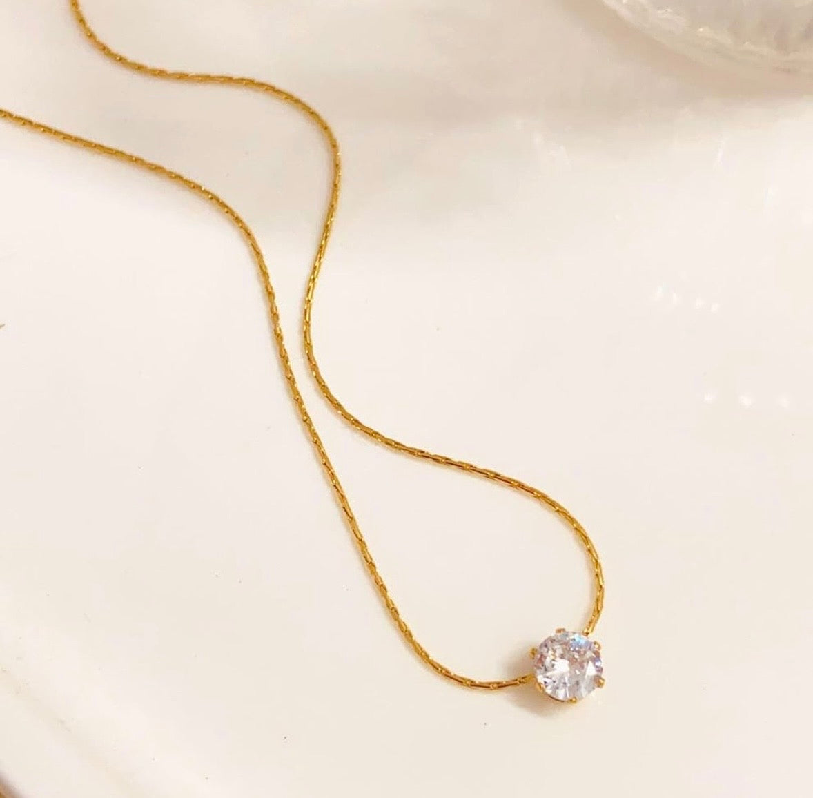 Single stone necklace