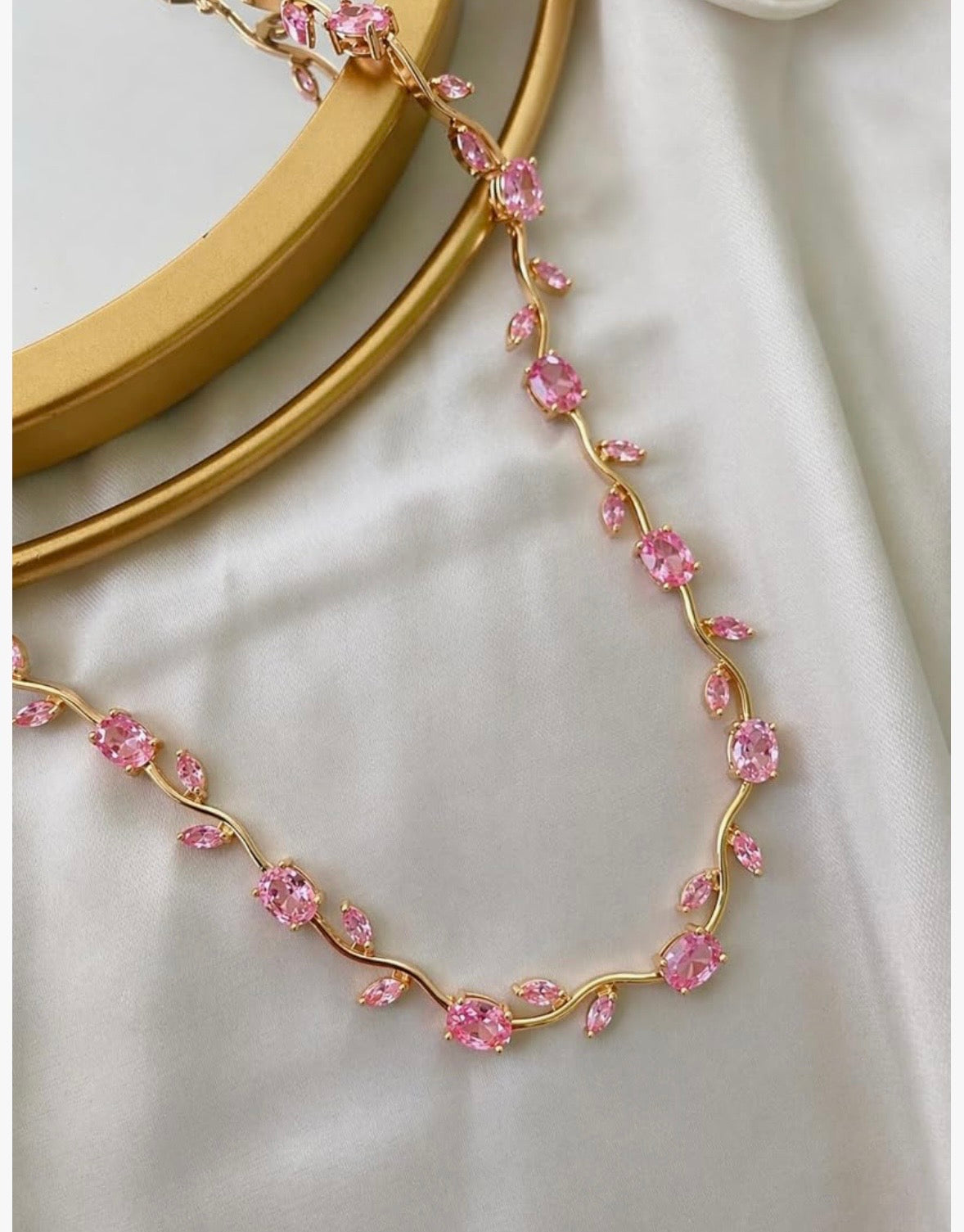 Tulip Aura Necklace