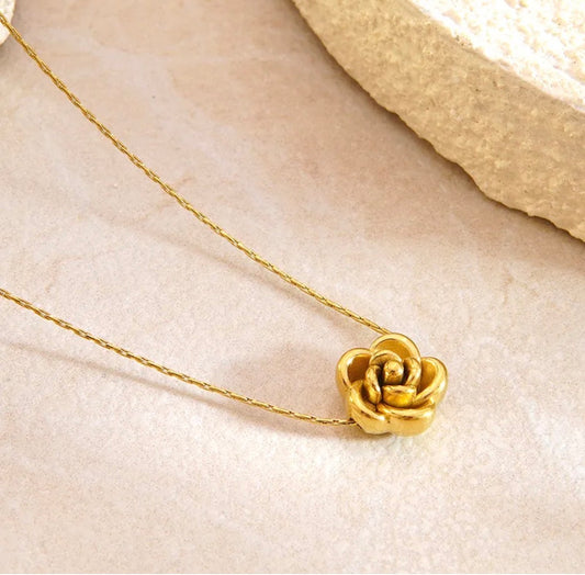 Lovora Rose pendant necklace