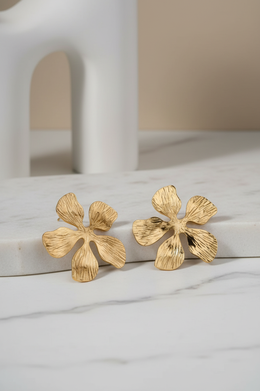 Chic boomerang earrings