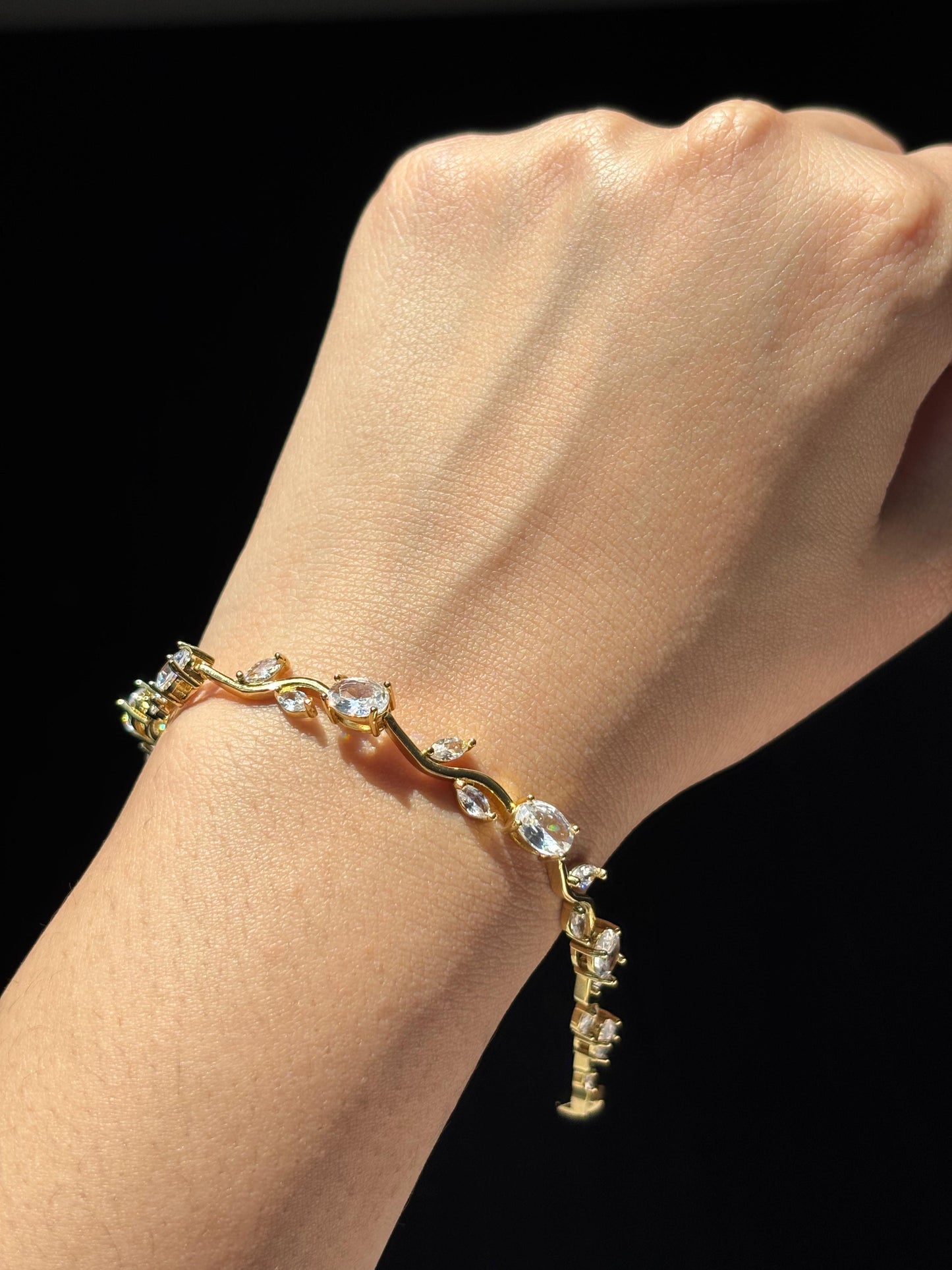Tulip aura bracelet